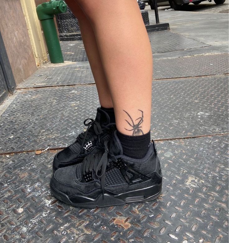 JORDAN 4 BLACK CAT