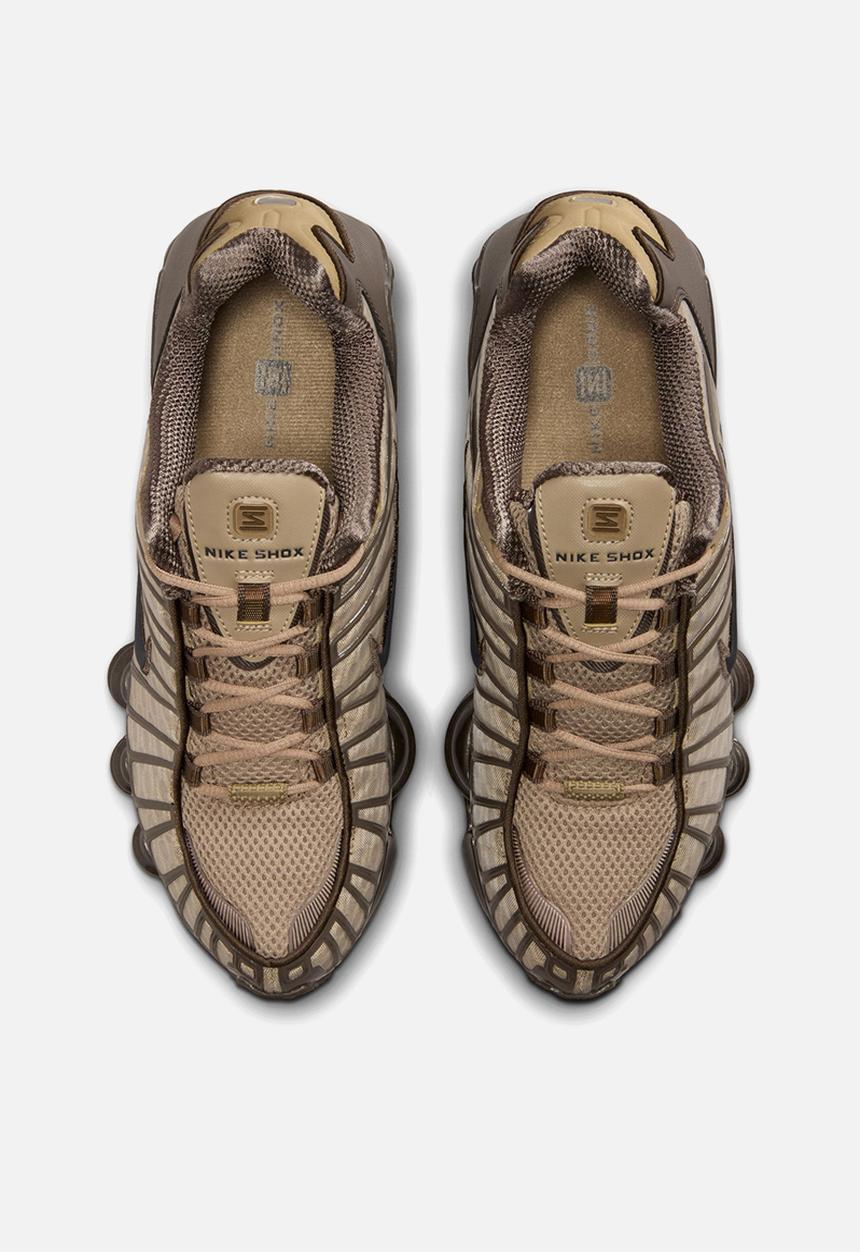 NIKE SHOX BROWN