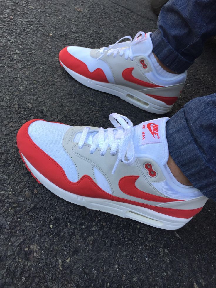 NIKE AIR MAX 1 UNIVERSITY