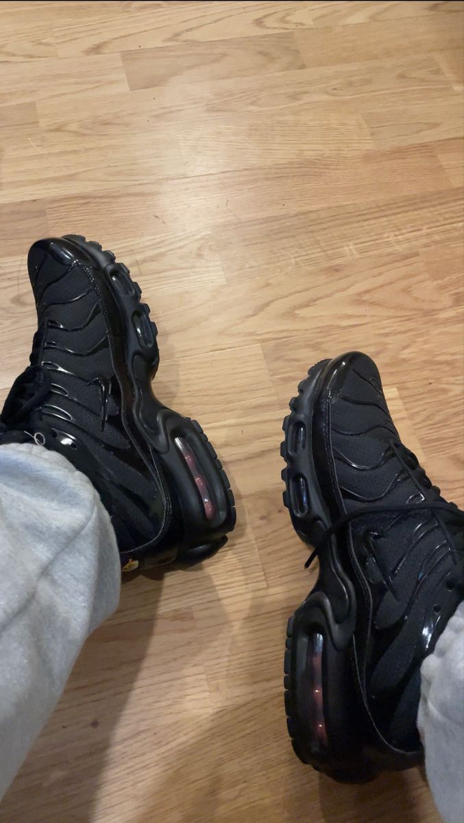 NIKE TN BLACK
