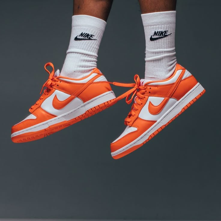 NIKE DUNK ORANGE