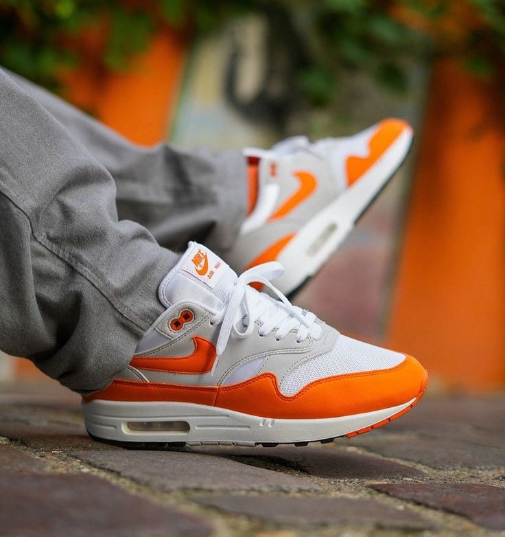 AIR MAX 1 ORANGE