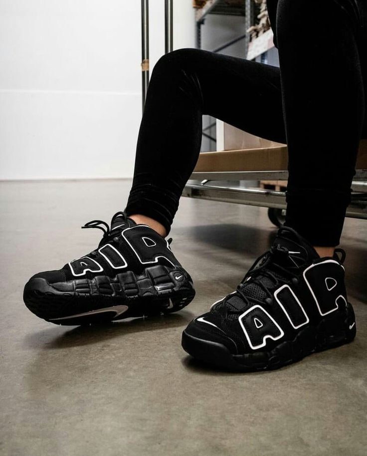 NIKE AIR UPTEMPO BLACK