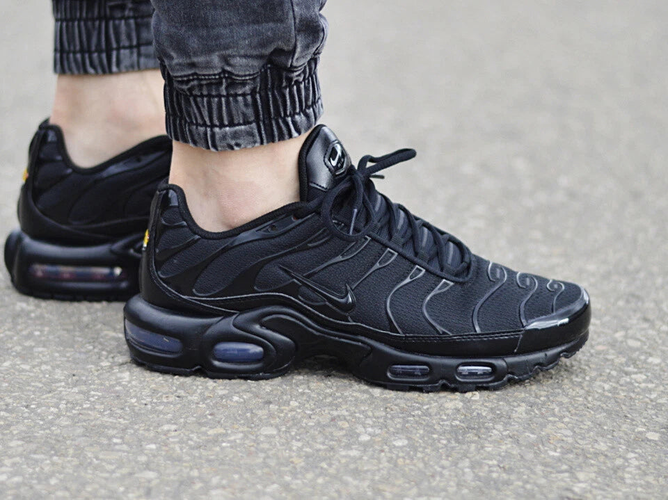 NIKE TN BLACK
